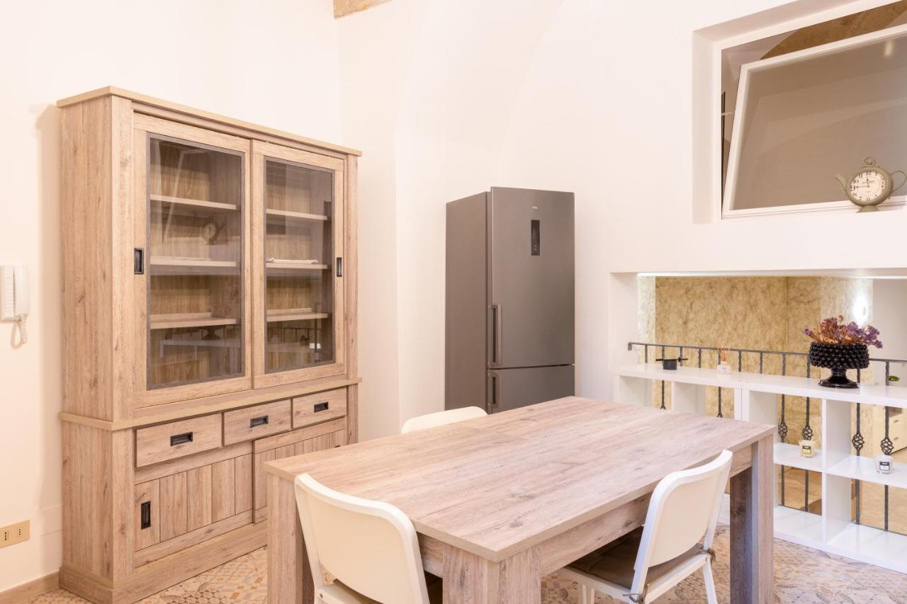 Convivo Apartment Palazzo Galateo Lecce Bagian luar foto