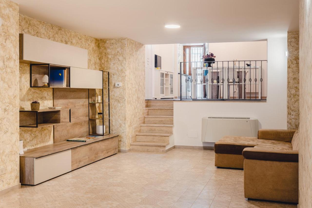 Convivo Apartment Palazzo Galateo Lecce Bagian luar foto